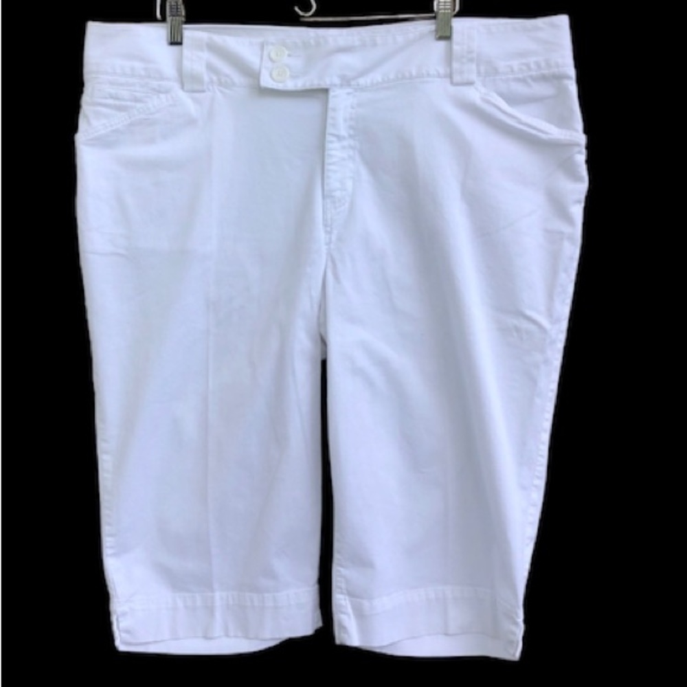 Lane Bryant white coastal capris 22